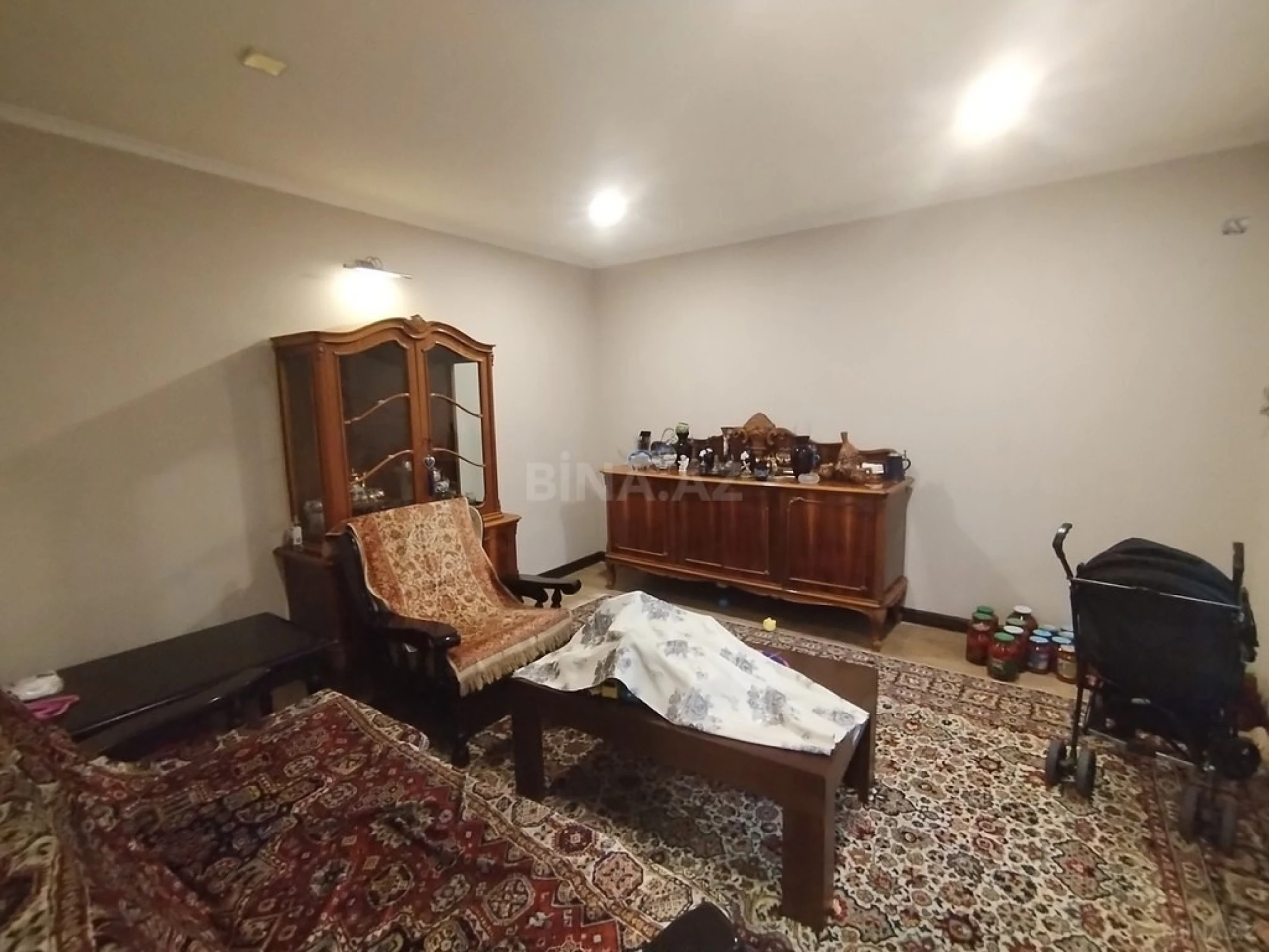 Satılır 5 otaqlı həyət evi 181 m²