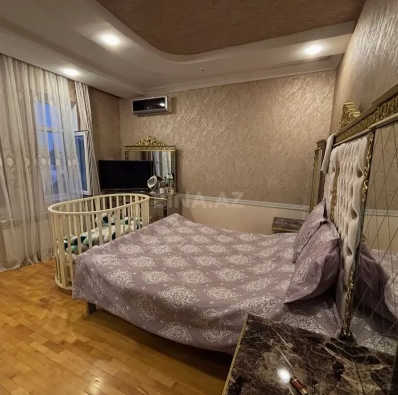 Satılır 5 otaqlı həyət evi 181 m²