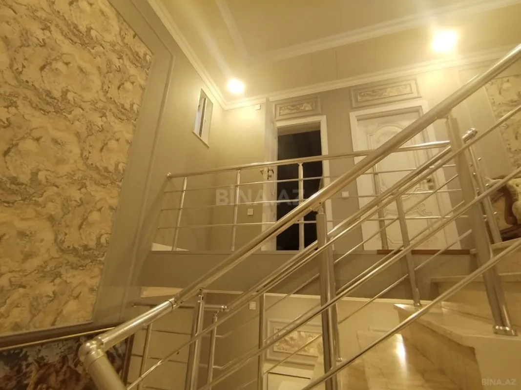 Satılır 5 otaqlı həyət evi 181 m²