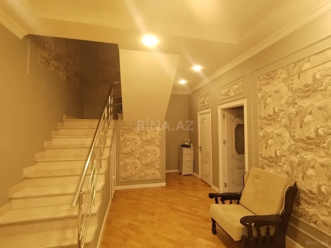 Satılır 5 otaqlı həyət evi 181 m²