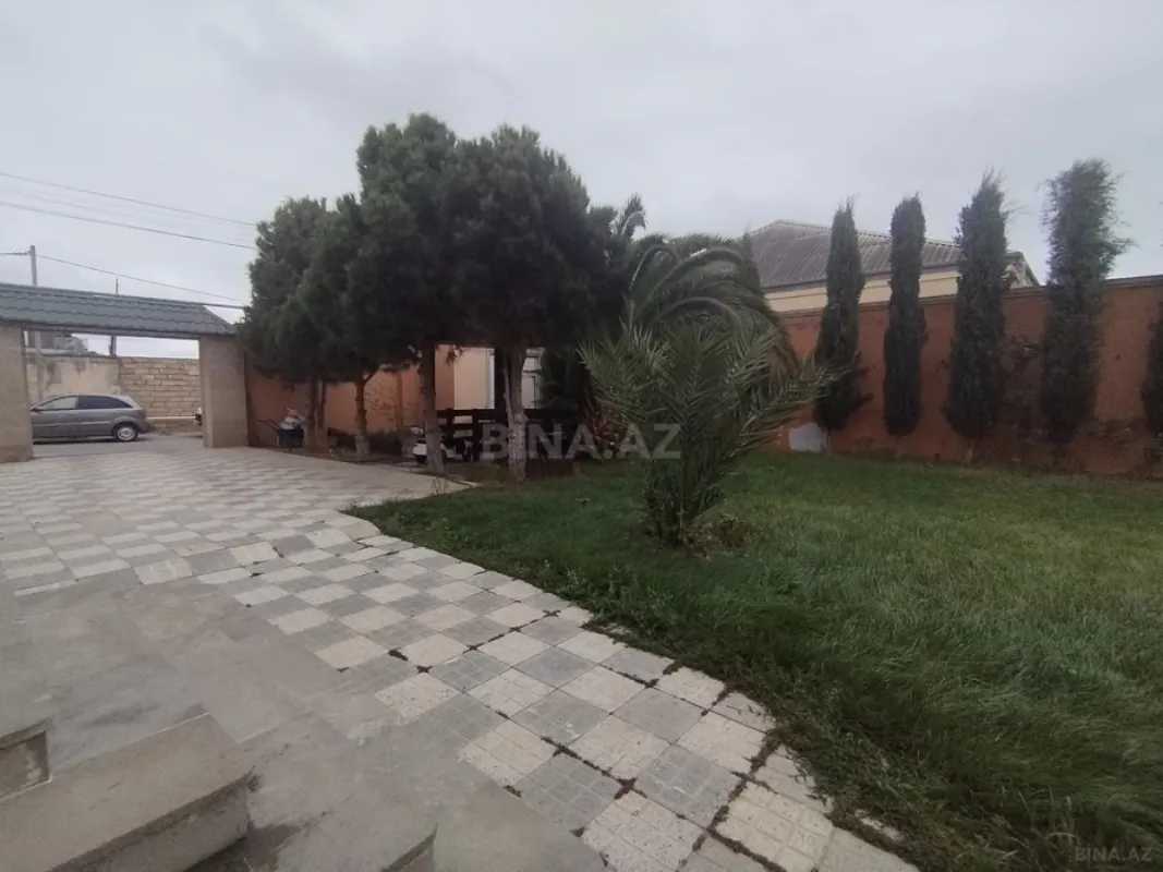 Satılır 5 otaqlı həyət evi 181 m²