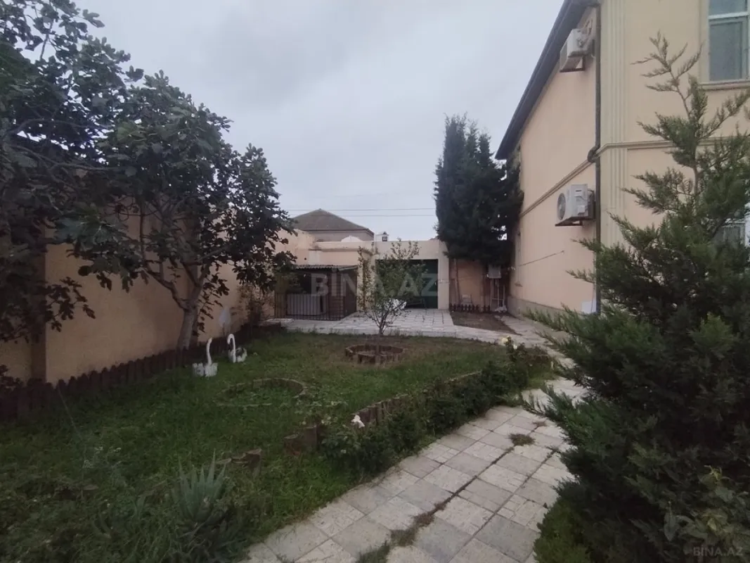 Satılır 5 otaqlı həyət evi 181 m²