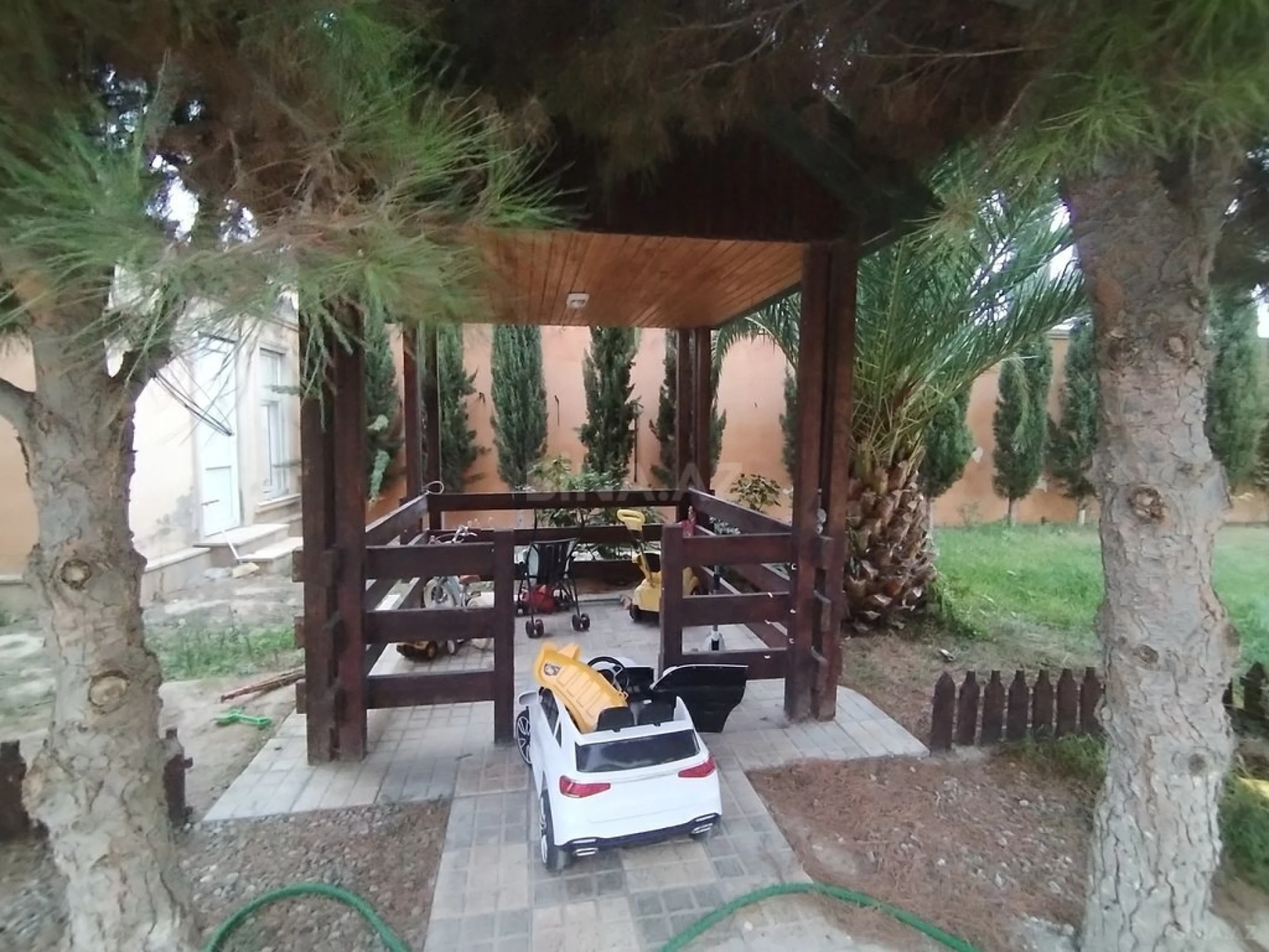 Satılır 5 otaqlı həyət evi 181 m²