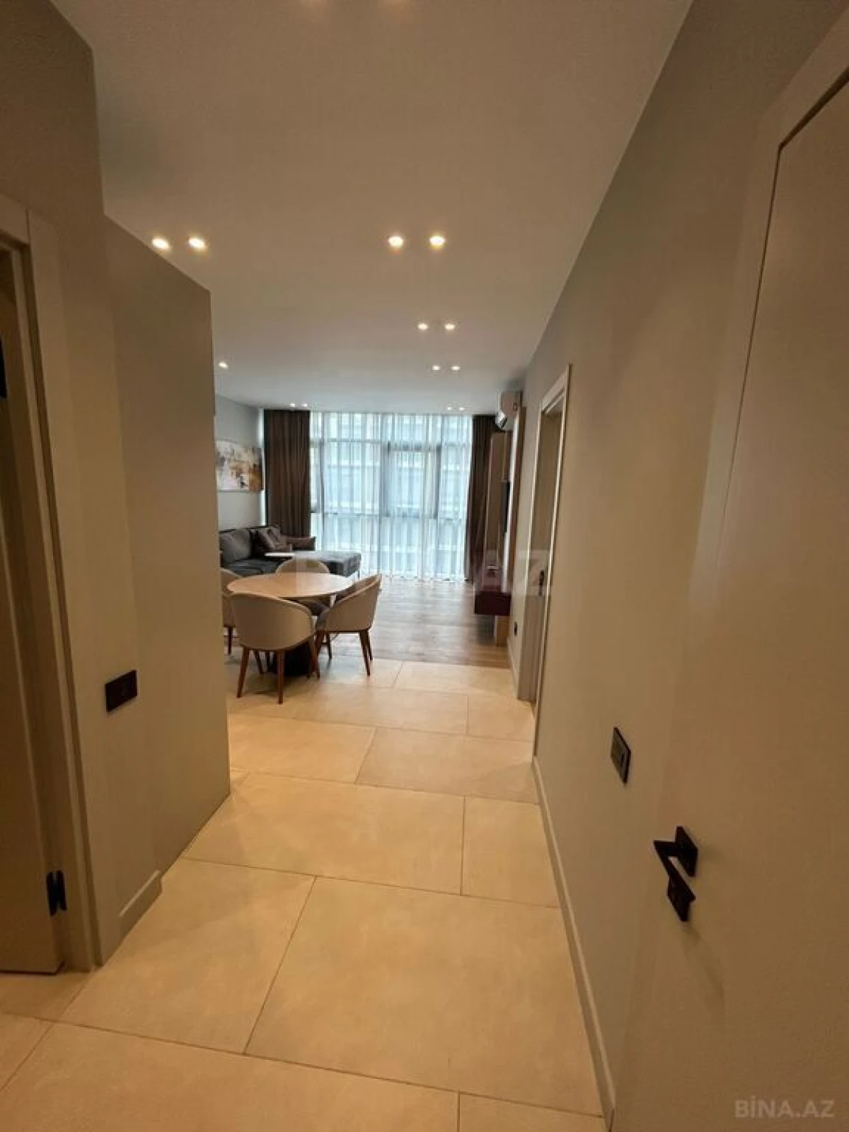 Kirayə verilir 2 otaqlı mənzil 71 m²