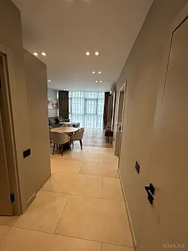 Kirayə verilir 2 otaqlı mənzil 71 m²