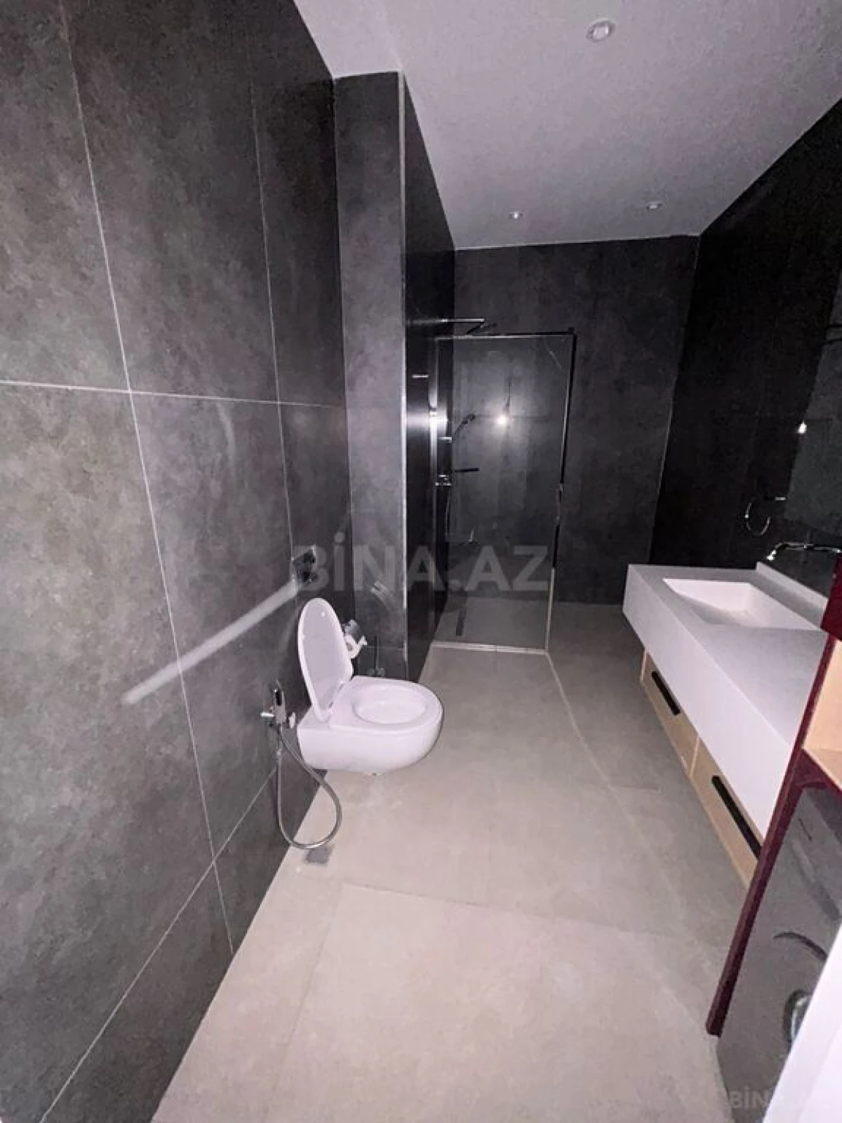 Kirayə verilir 2 otaqlı mənzil 72 m²