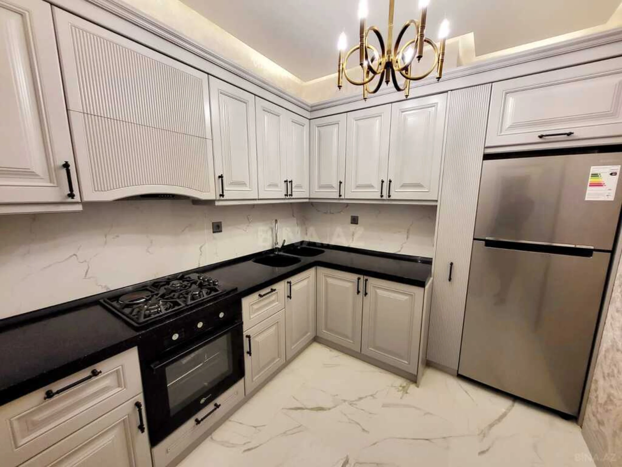 Kirayə verilir 2 otaqlı mənzil 65 m²