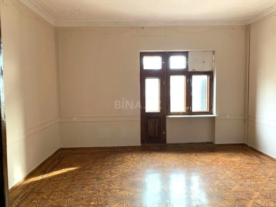 Satılır 3 otaqlı mənzil 110 m²