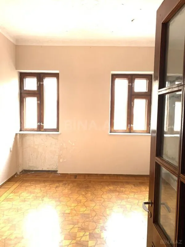 Satılır 3 otaqlı mənzil 110 m²
