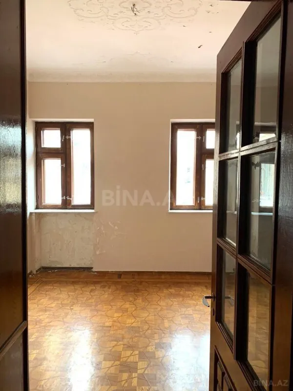 Satılır 3 otaqlı mənzil 110 m²