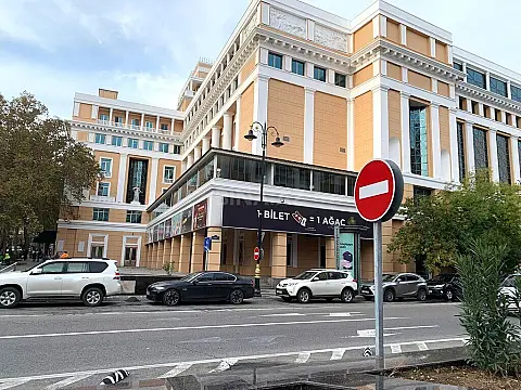 Satılır 3 otaqlı mənzil 110 m²