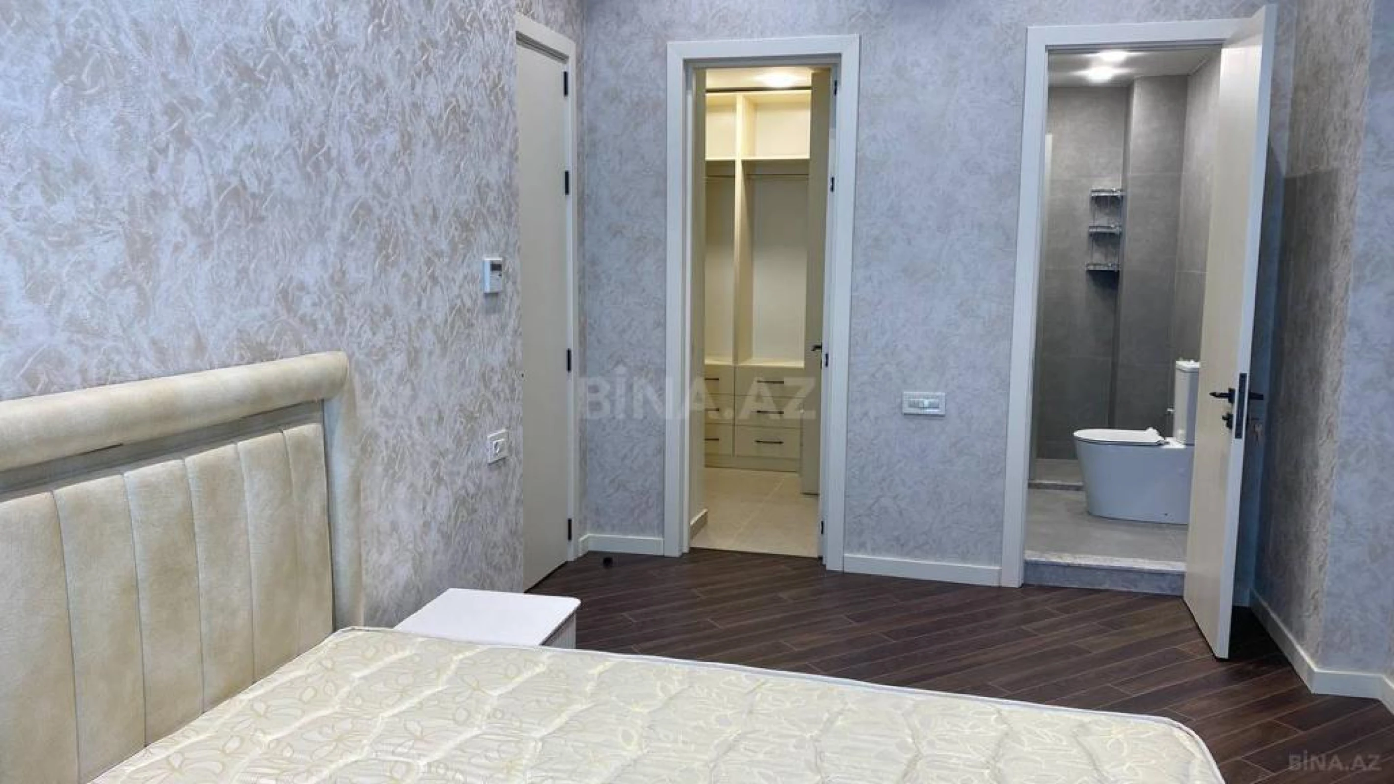 Satılır 4 otaqlı mənzil 150 m²
