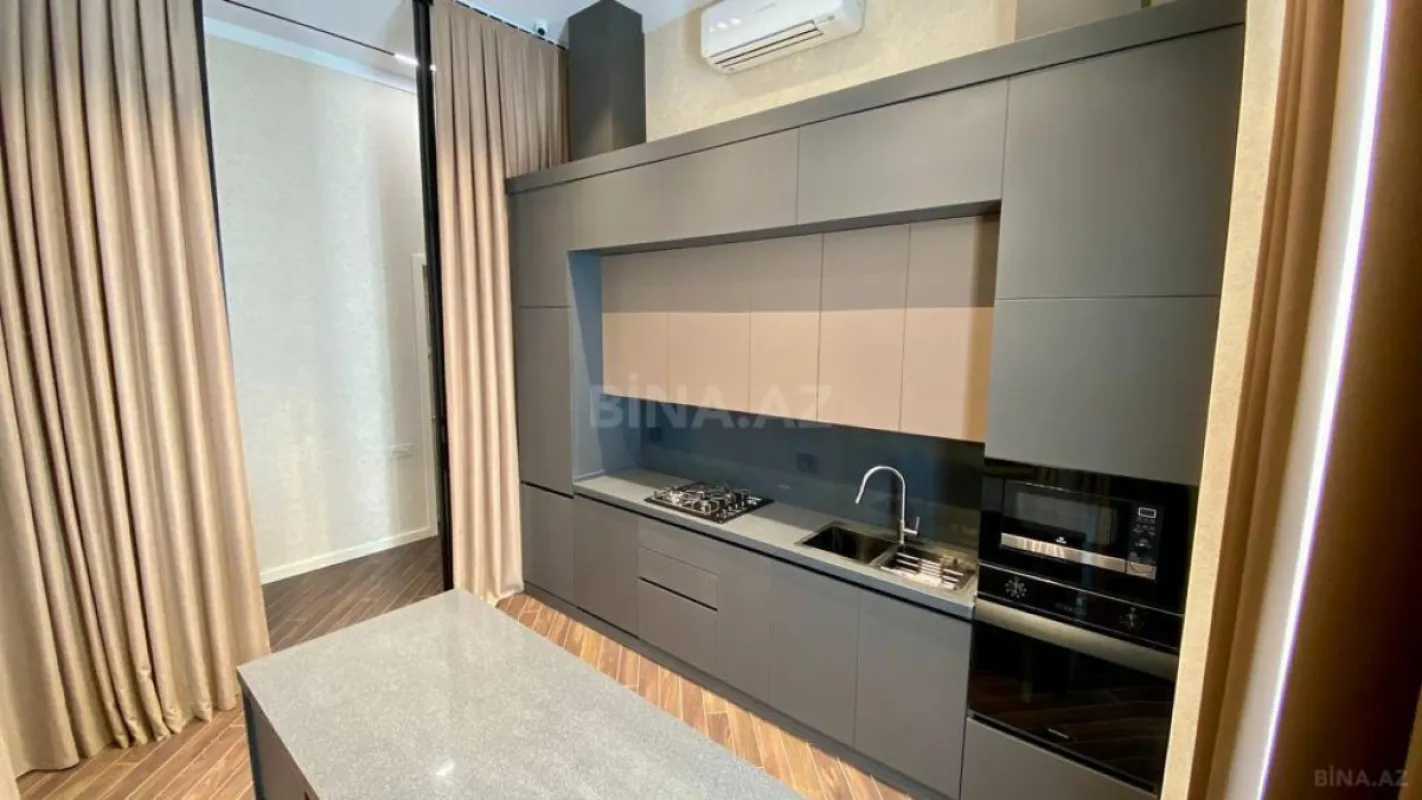 Satılır 4 otaqlı mənzil 150 m²
