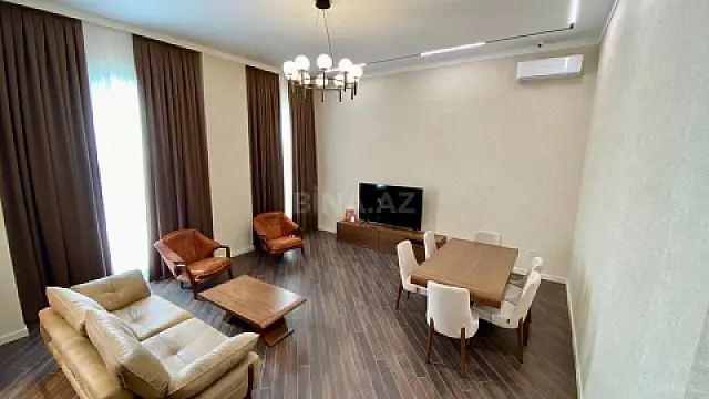 Satılır 4 otaqlı mənzil 150 m²