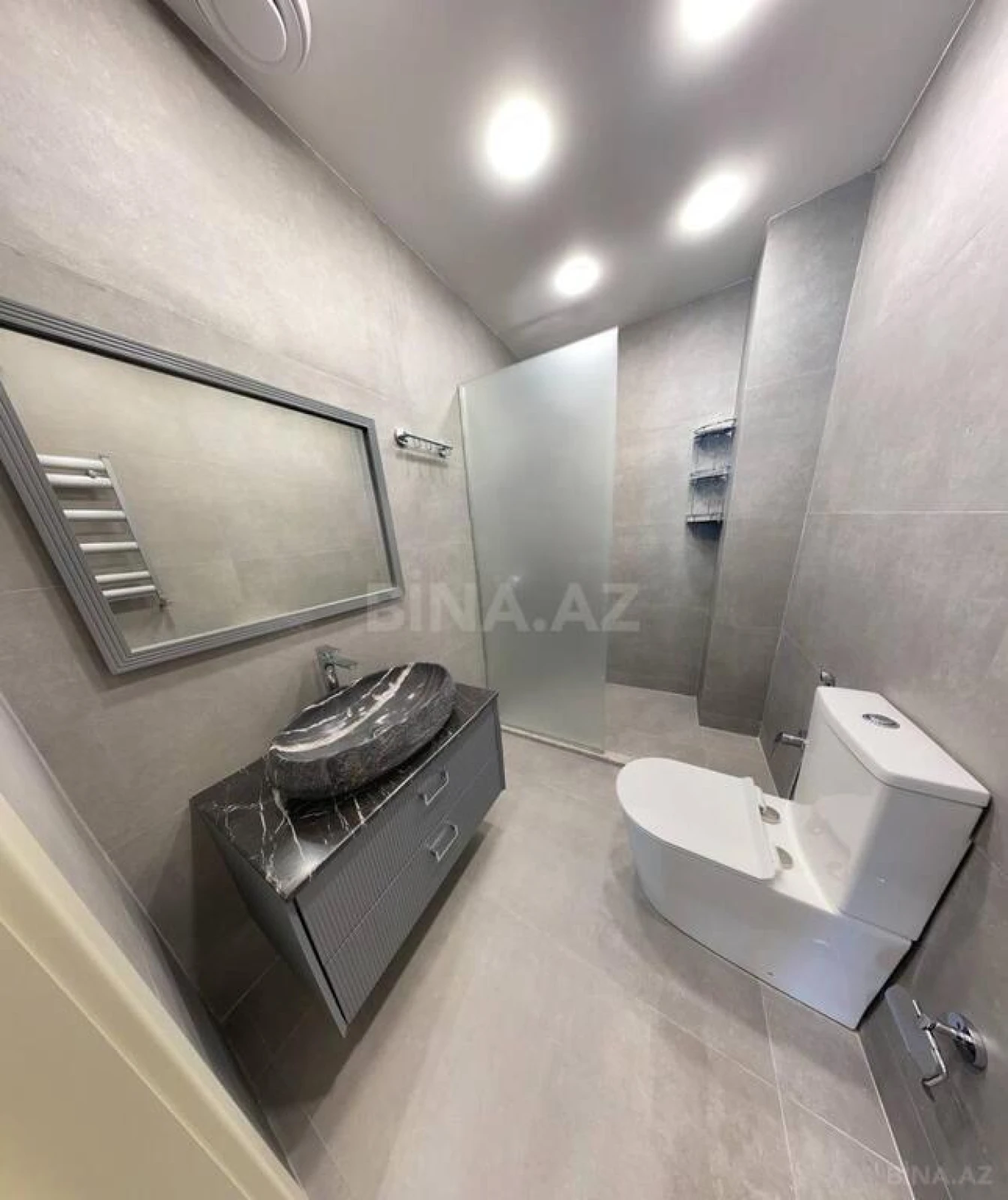 Satılır 4 otaqlı mənzil 150 m²