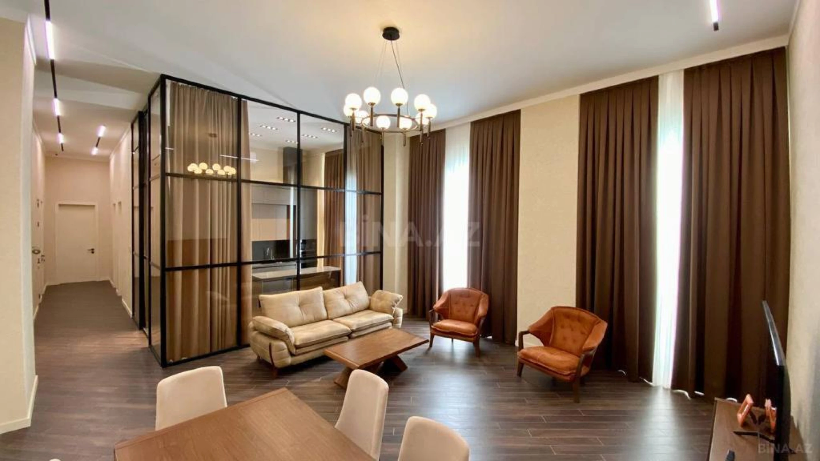 Satılır 4 otaqlı mənzil 150 m²
