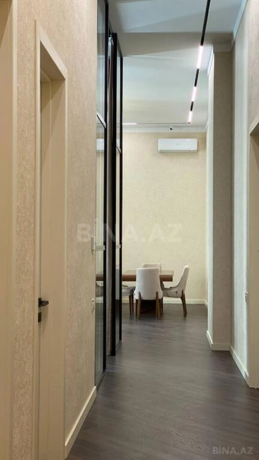 Satılır 4 otaqlı mənzil 150 m²