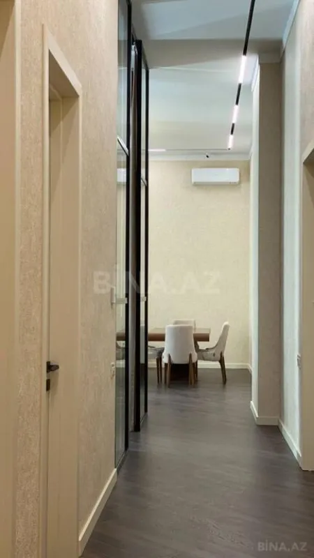Satılır 4 otaqlı mənzil 150 m²