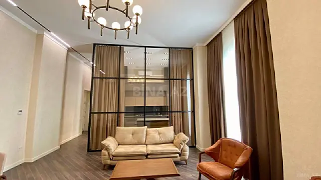 Satılır 4 otaqlı mənzil 150 m²