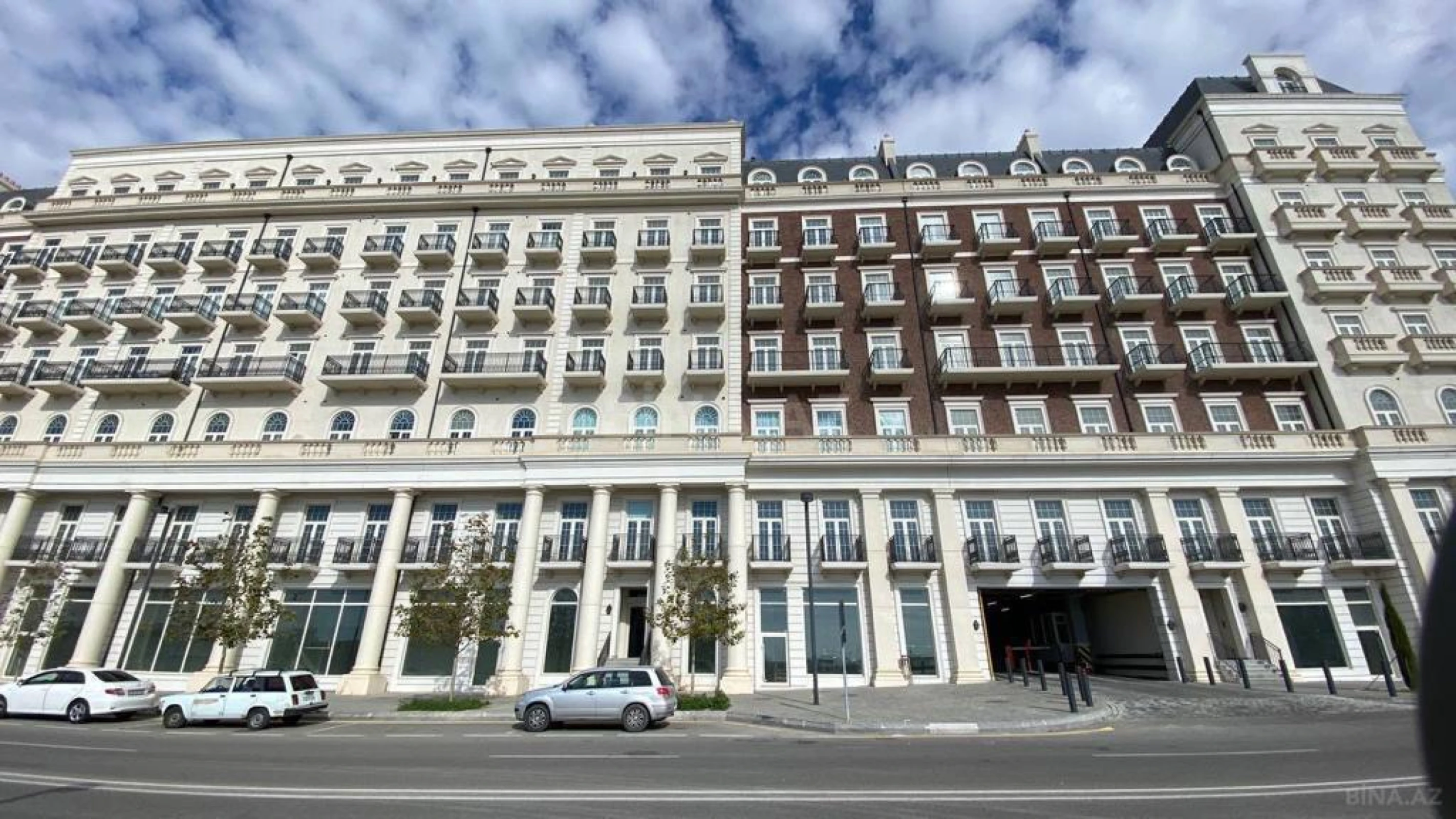 Satılır 4 otaqlı mənzil 150 m²