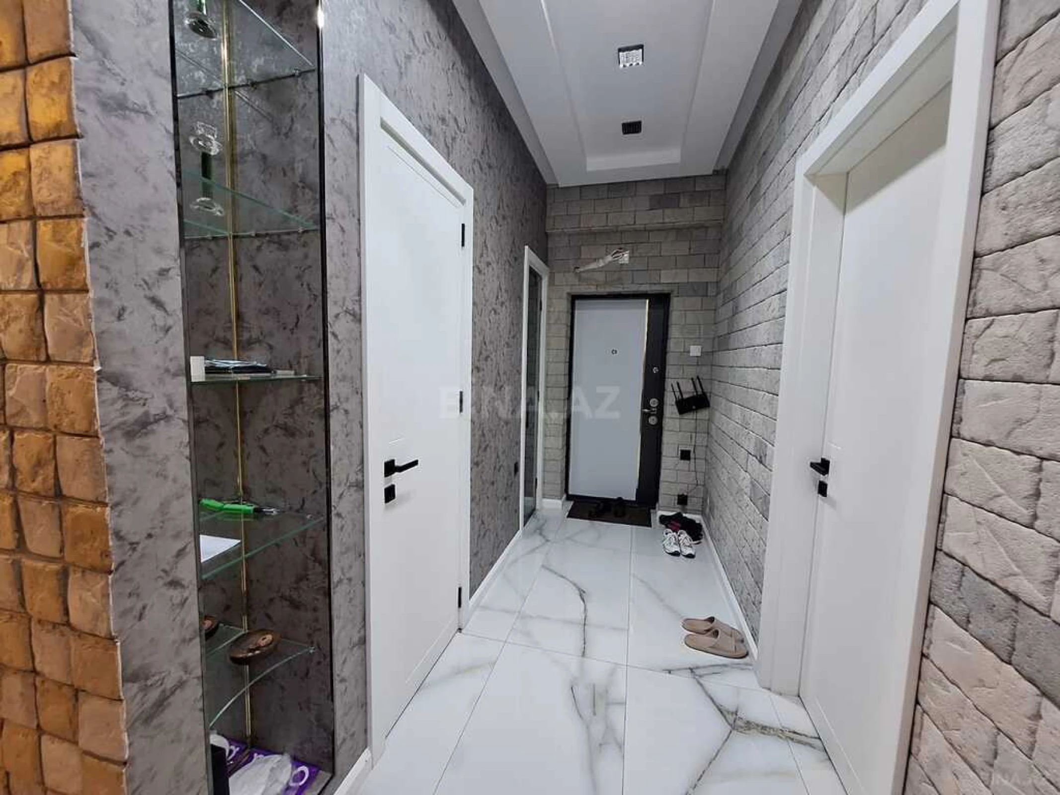 Satılır 3 otaqlı mənzil 110 m²