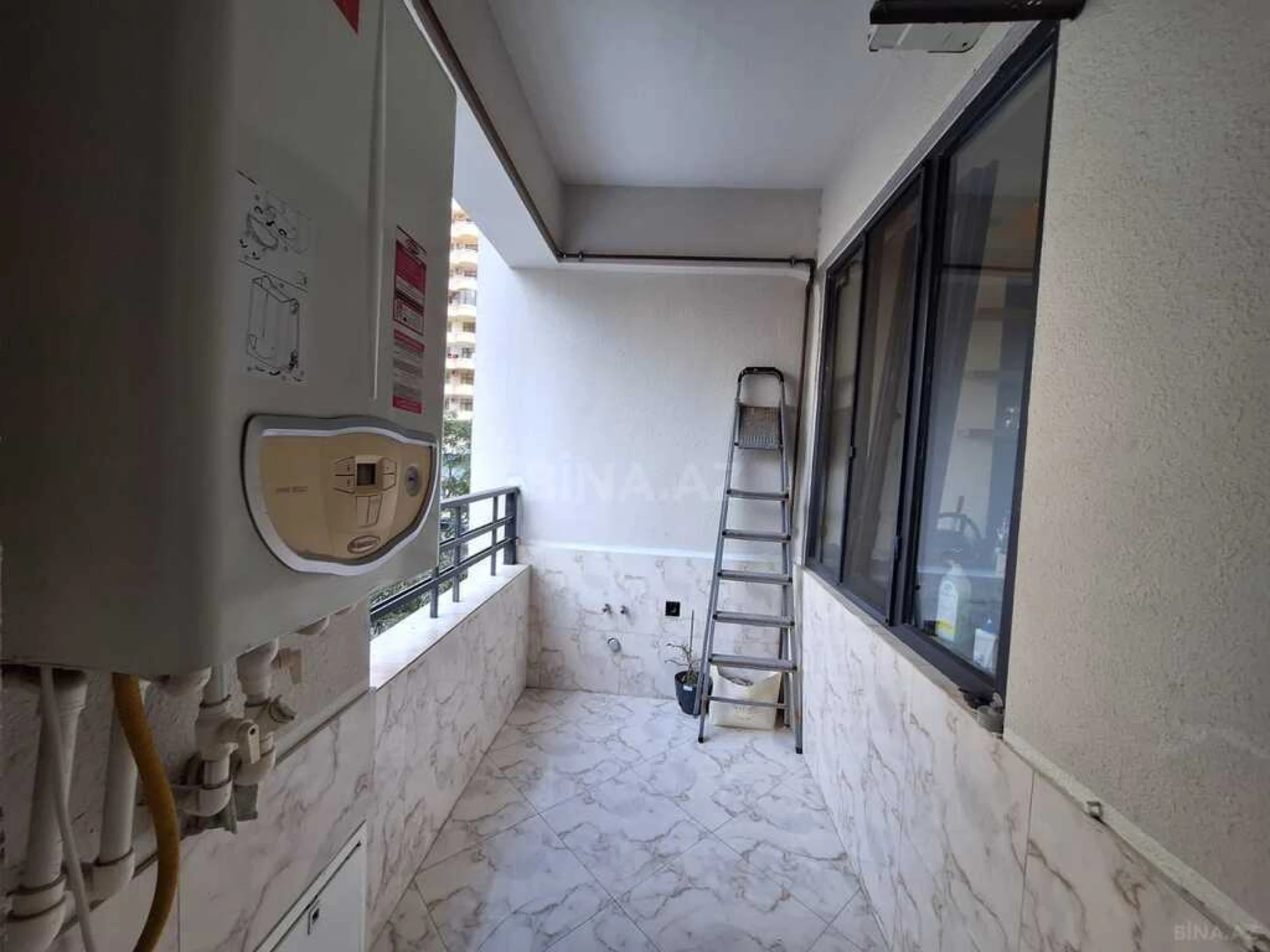 Satılır 3 otaqlı mənzil 110 m²