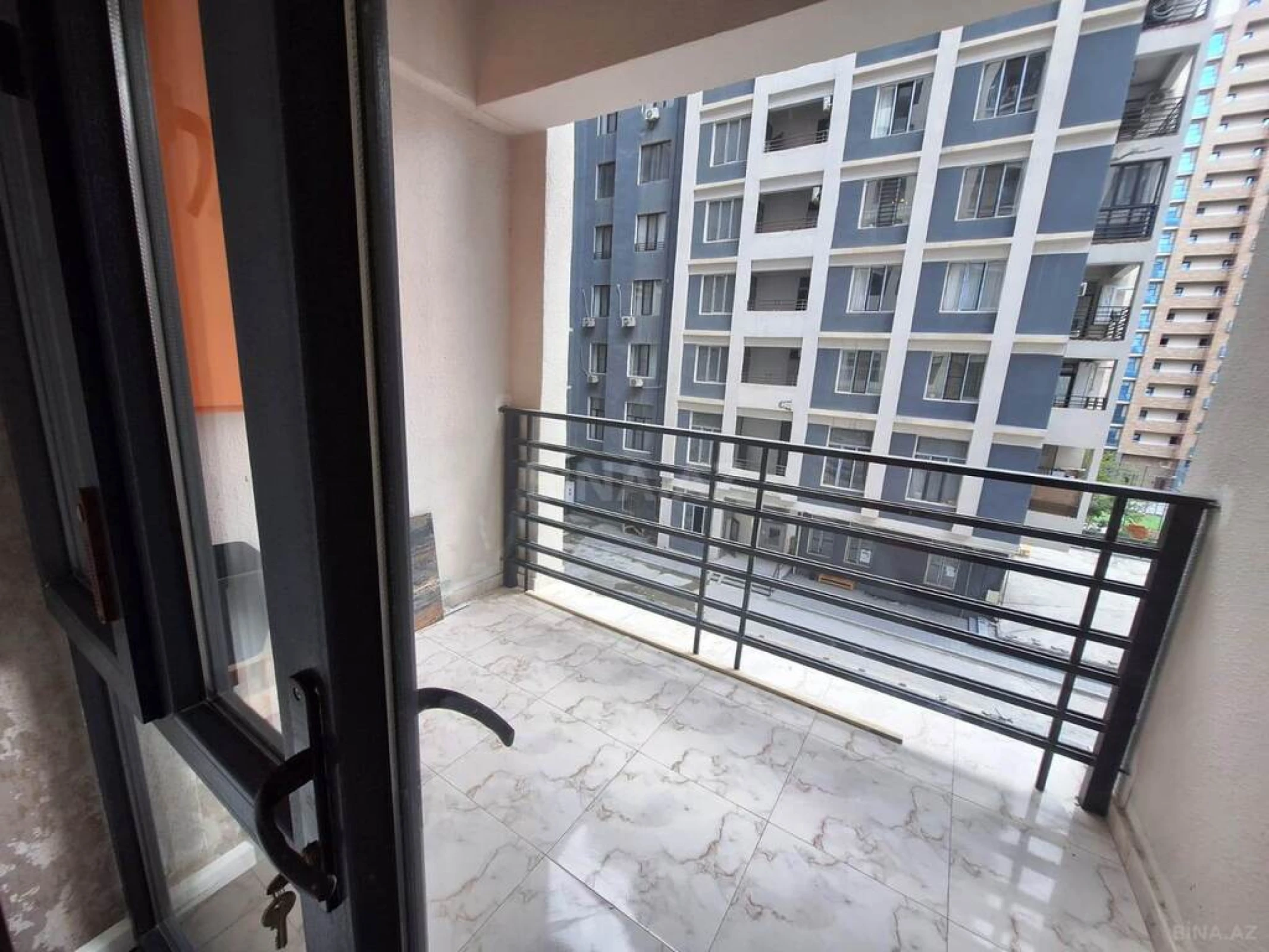 Satılır 3 otaqlı mənzil 110 m²