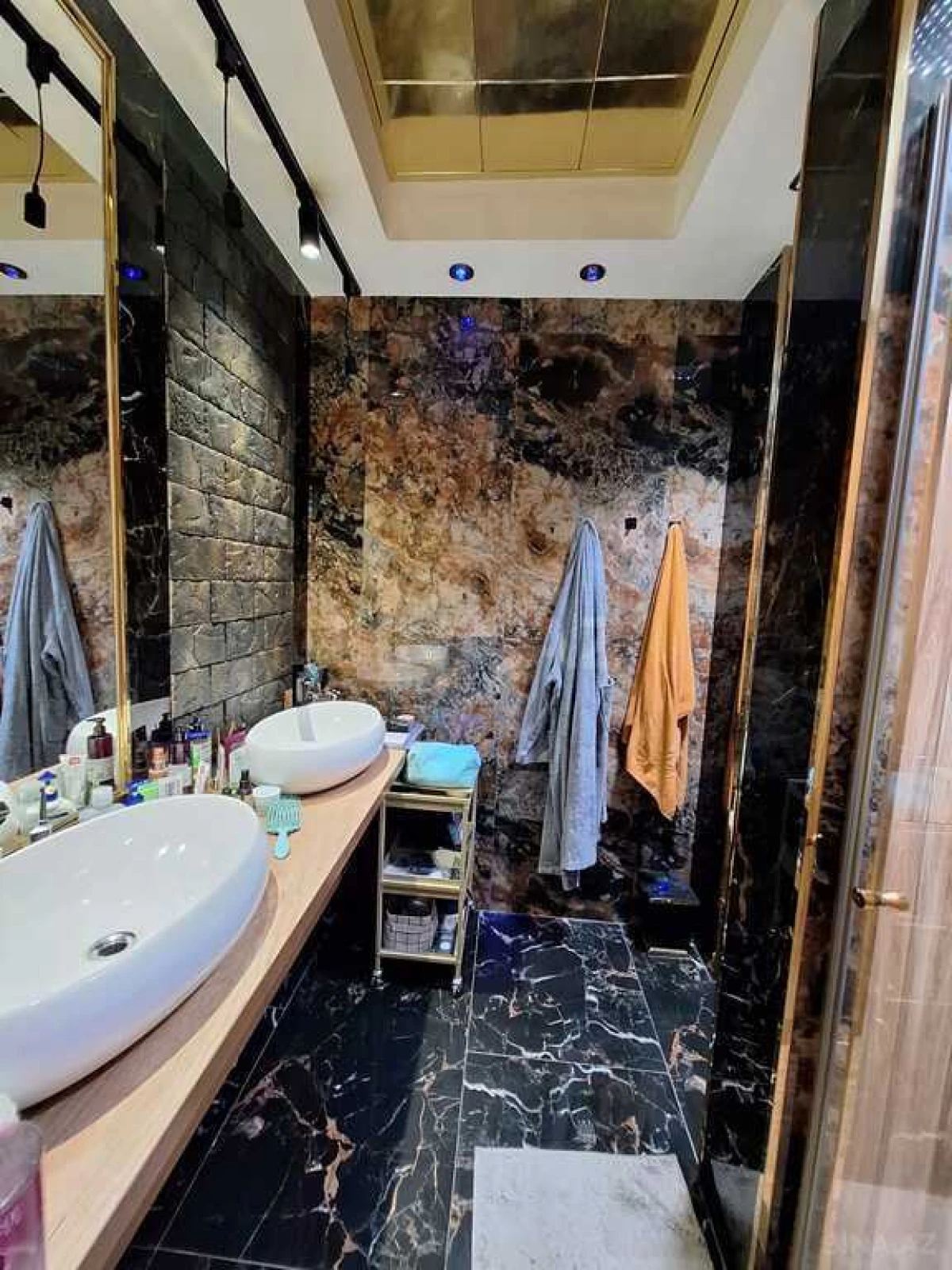 Satılır 3 otaqlı mənzil 110 m²