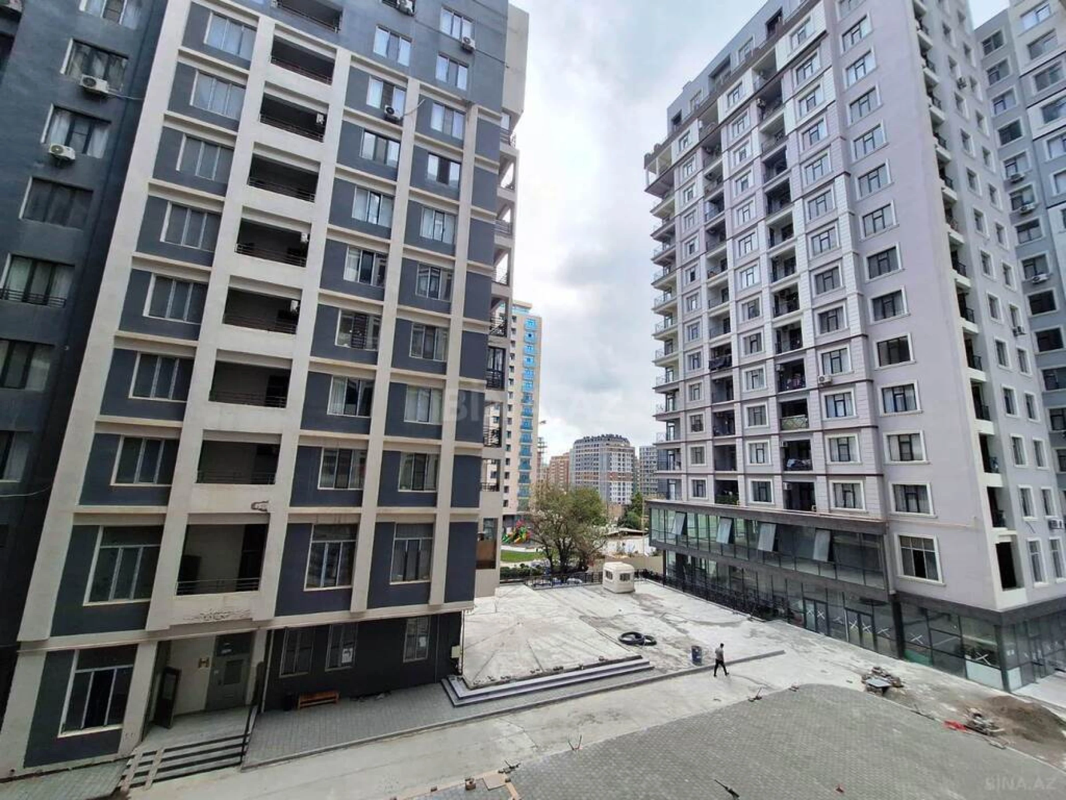Satılır 3 otaqlı mənzil 110 m²