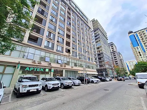 Satılır 3 otaqlı mənzil 110 m²