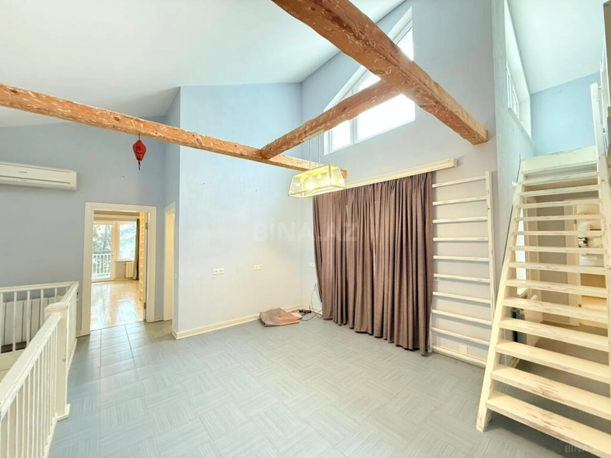 Satılır 6 otaqlı həyət evi 350 m²