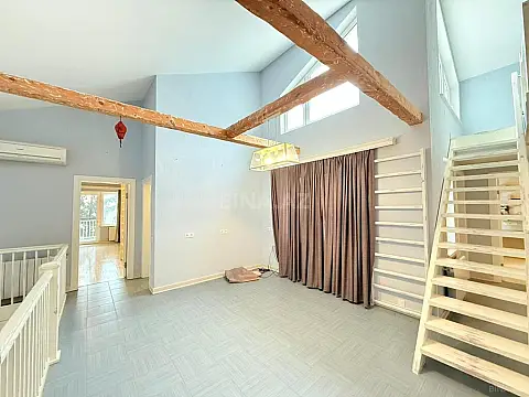 Satılır 6 otaqlı həyət evi 350 m²