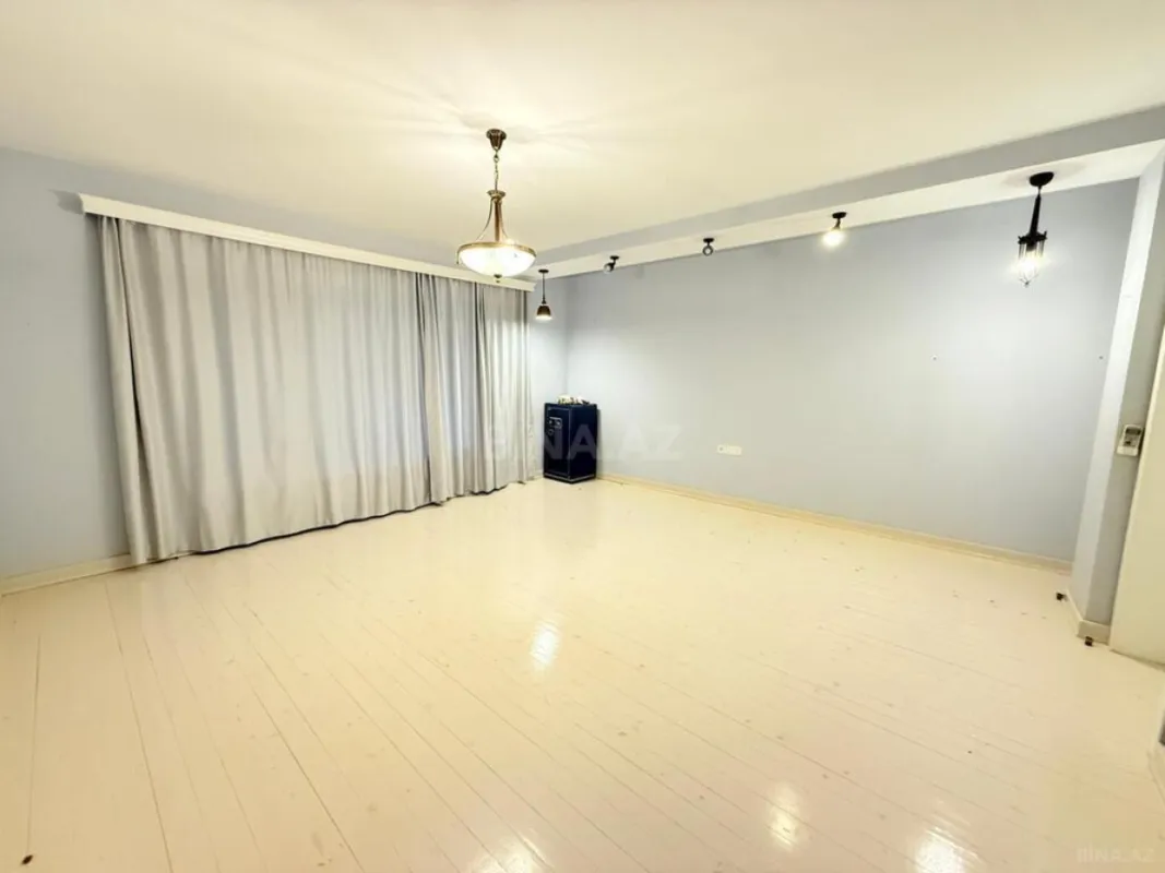 Satılır 6 otaqlı həyət evi 350 m²