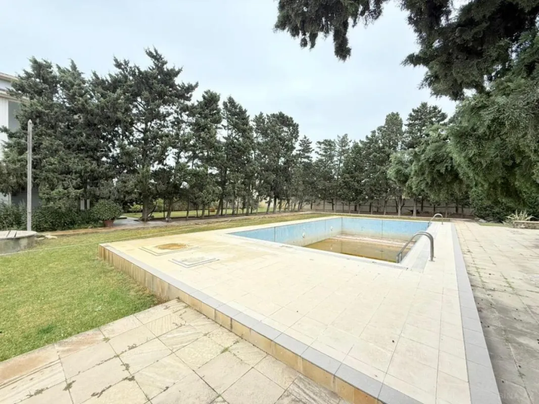 Satılır 6 otaqlı həyət evi 350 m²