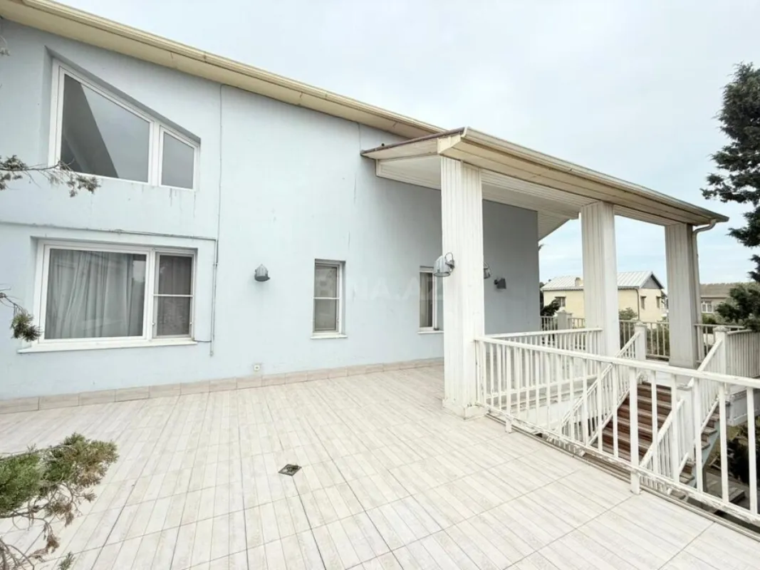 Satılır 6 otaqlı həyət evi 350 m²