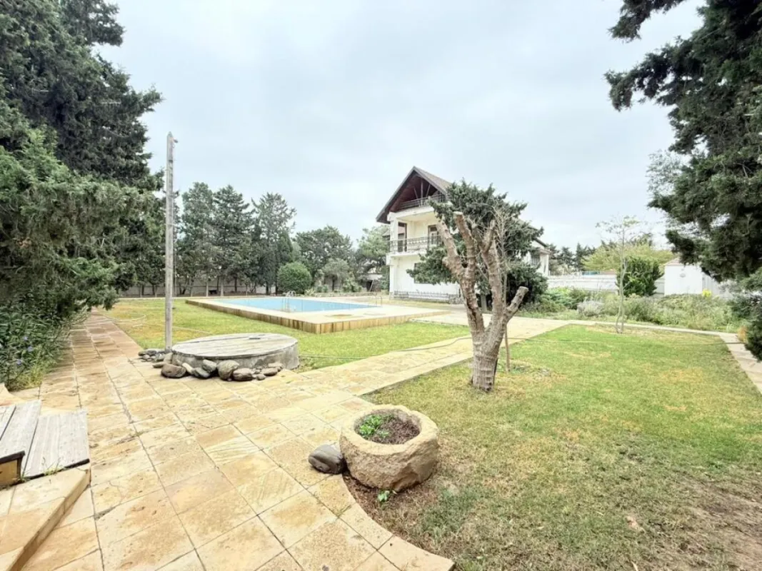 Satılır 6 otaqlı həyət evi 350 m²