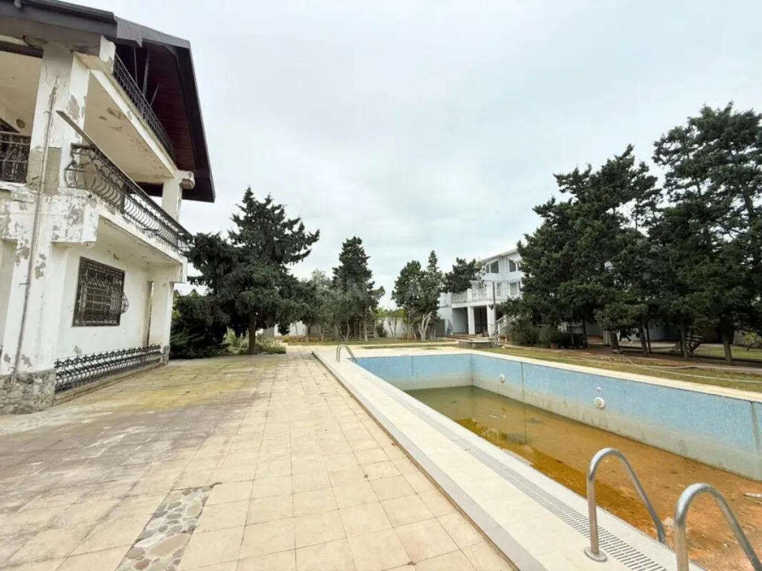 Satılır 6 otaqlı həyət evi 350 m²