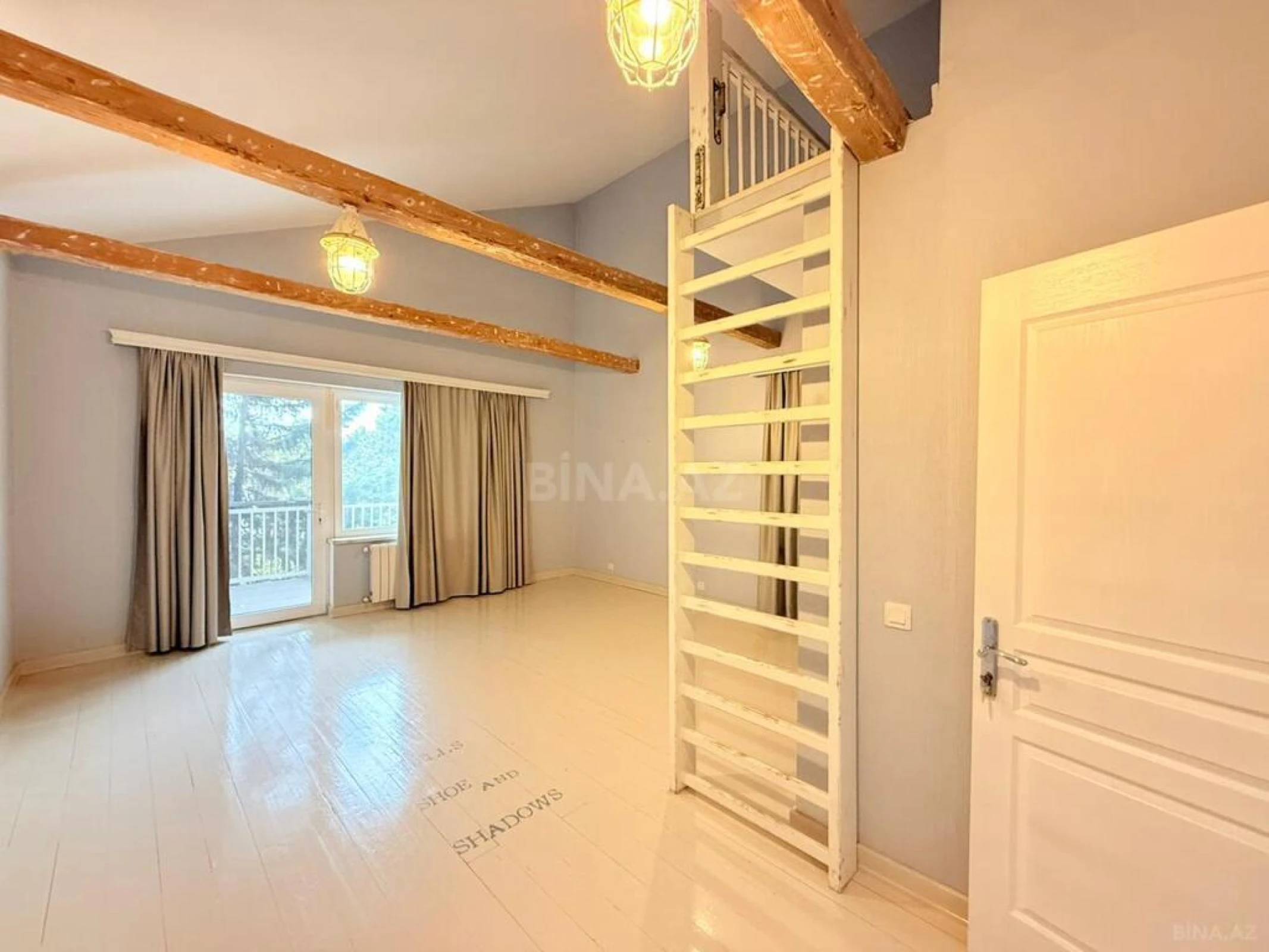 Satılır 6 otaqlı həyət evi 350 m²