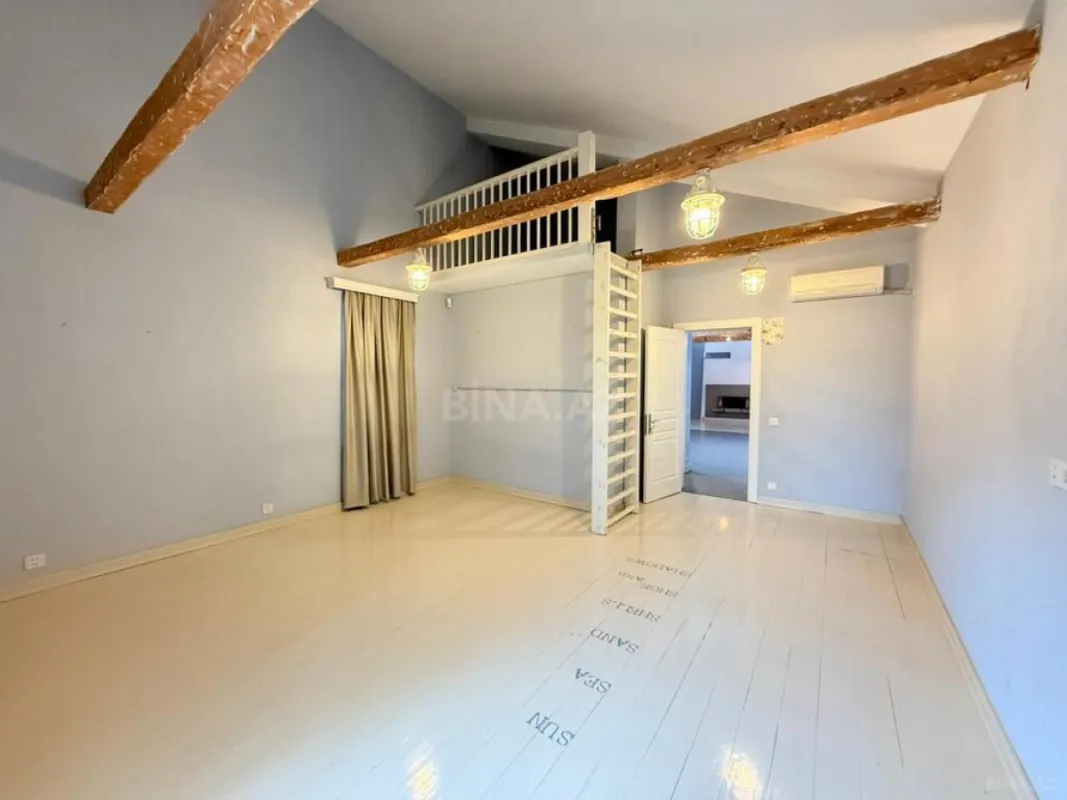 Satılır 6 otaqlı həyət evi 350 m²