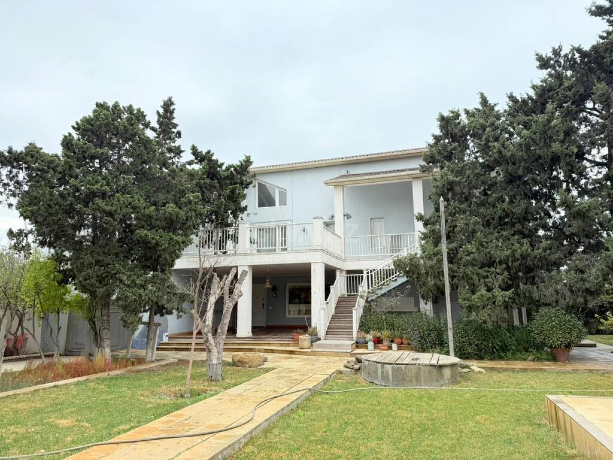 Satılır 6 otaqlı həyət evi 350 m²