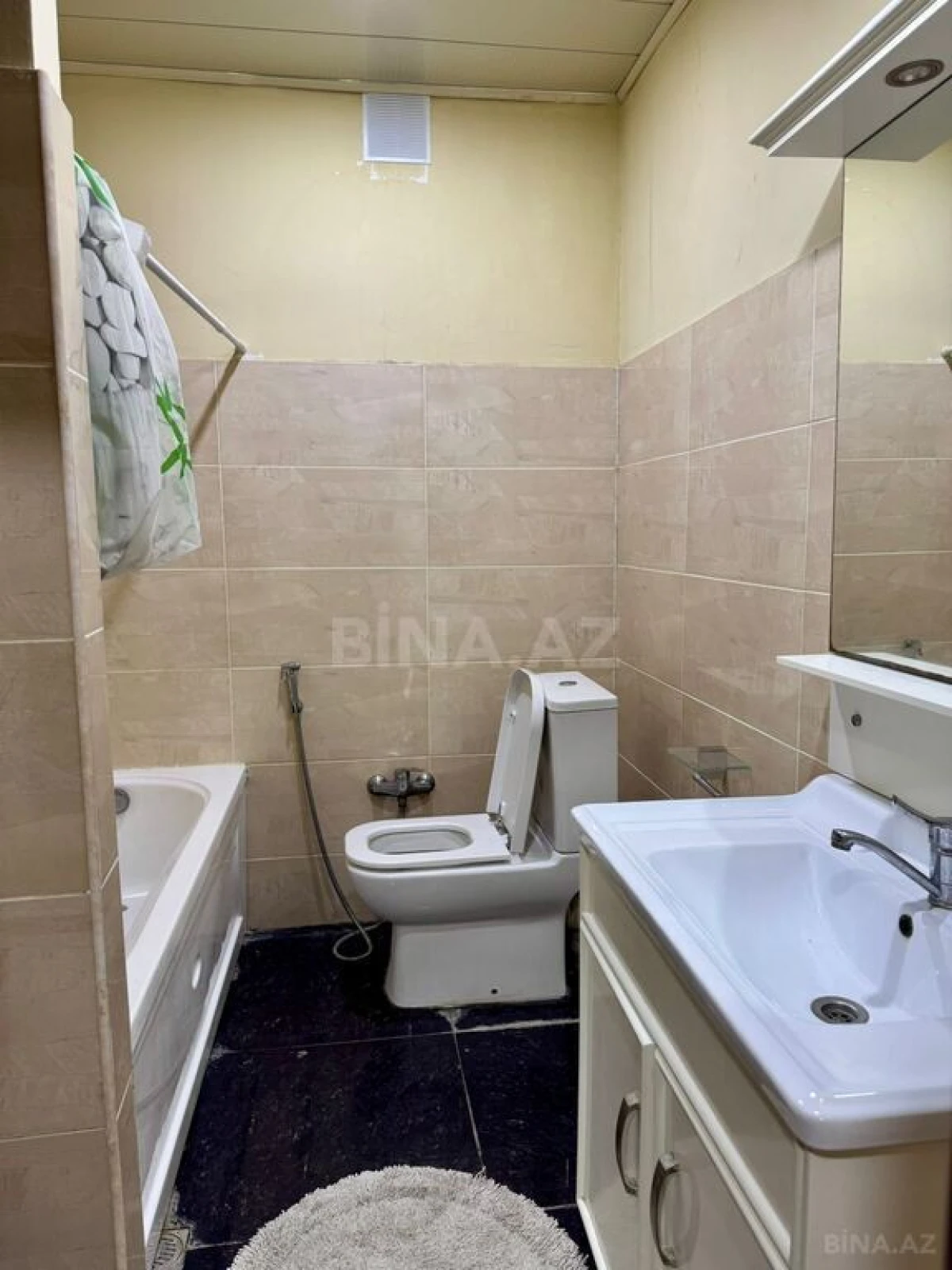 Kirayə verilir 2 otaqlı mənzil 70 m²