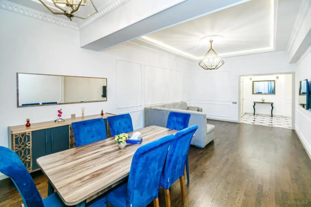 Kirayə verilir 3 otaqlı mənzil 140 m²