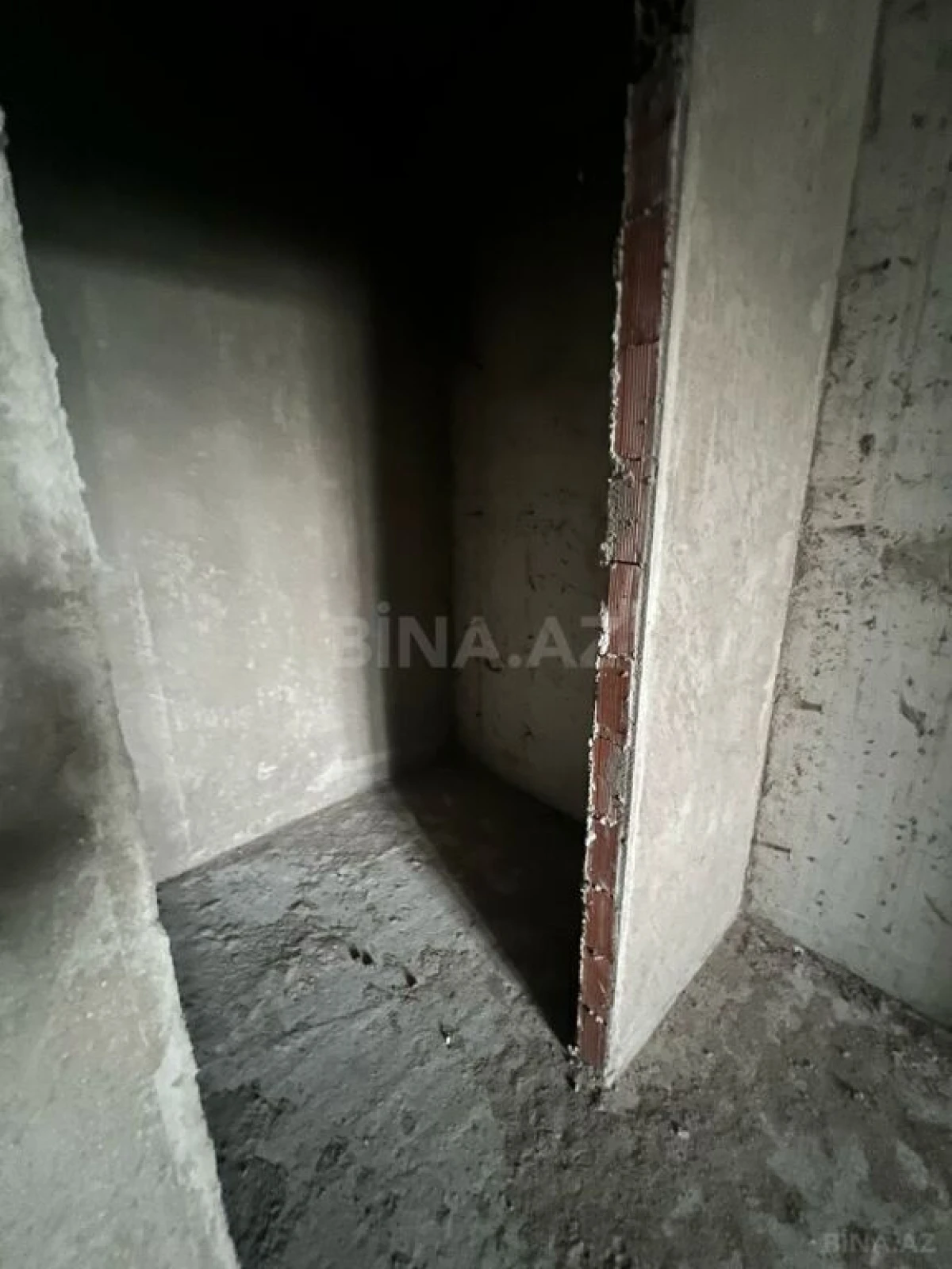 Satılır 3 otaqlı mənzil 139 m²