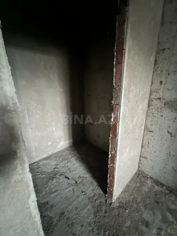 Satılır 3 otaqlı mənzil 139 m²