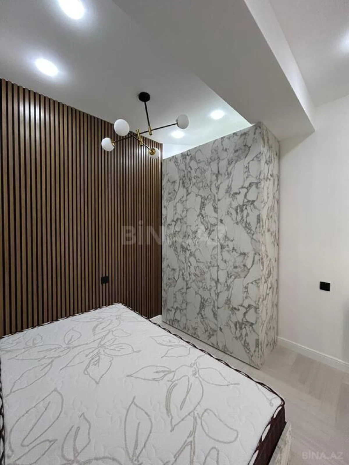 Satılır 3 otaqlı mənzil 117 m²