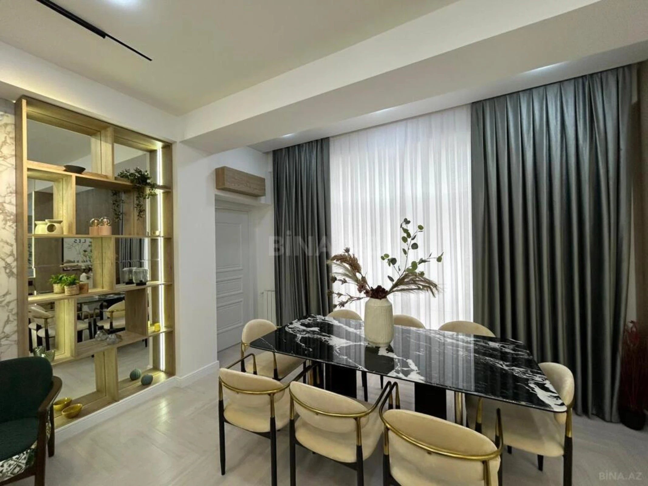 Satılır 3 otaqlı mənzil 117 m²