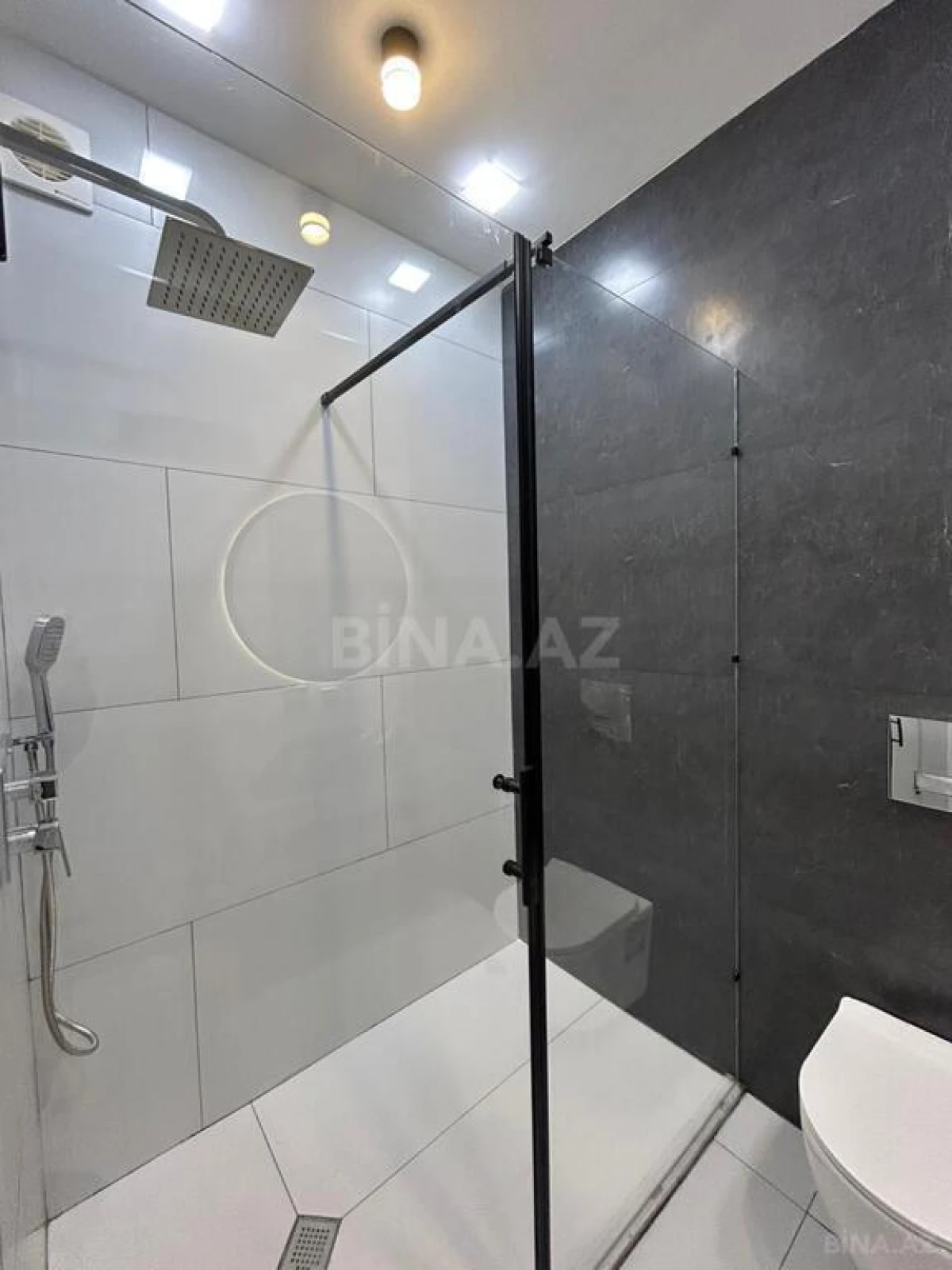 Satılır 3 otaqlı mənzil 117 m²
