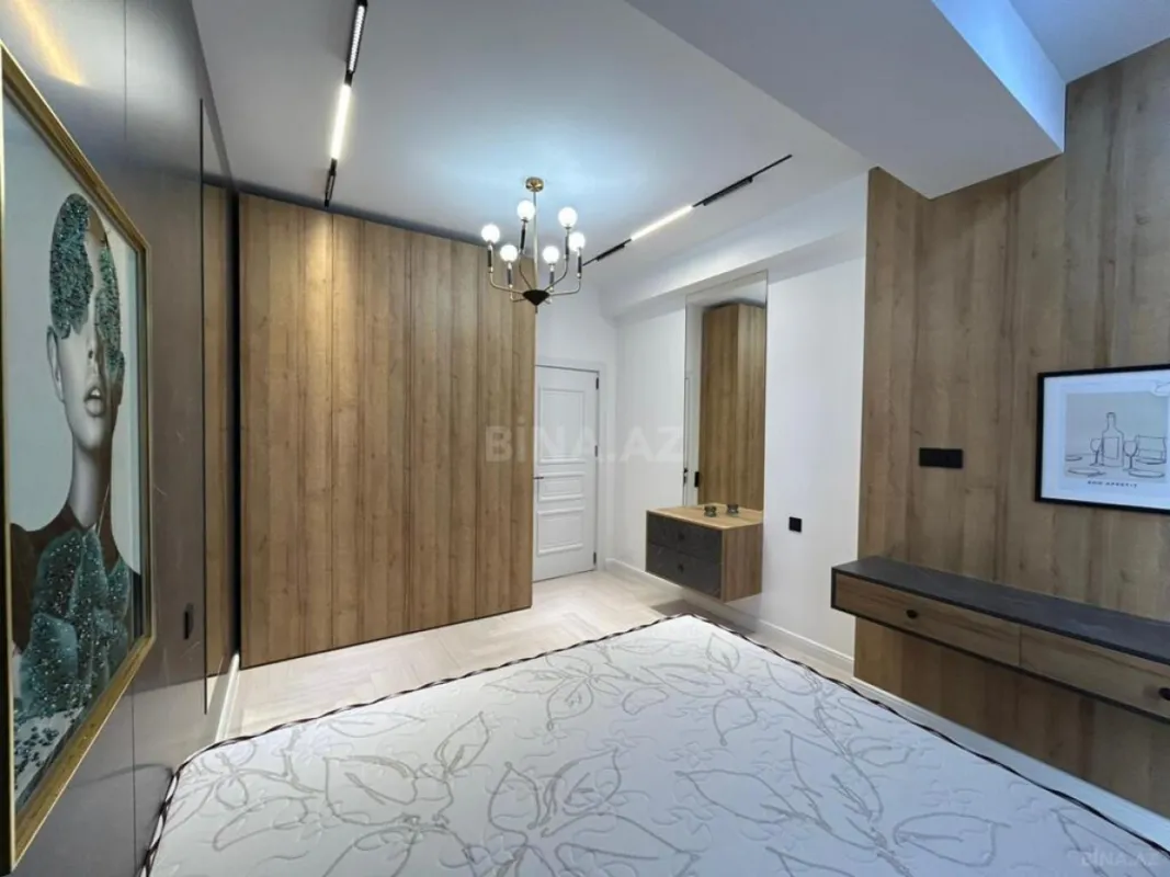 Satılır 3 otaqlı mənzil 117 m²