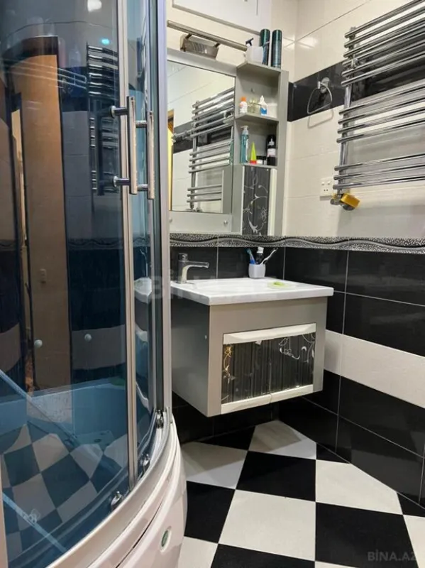 Satılır 2 otaqlı mənzil 71 m²