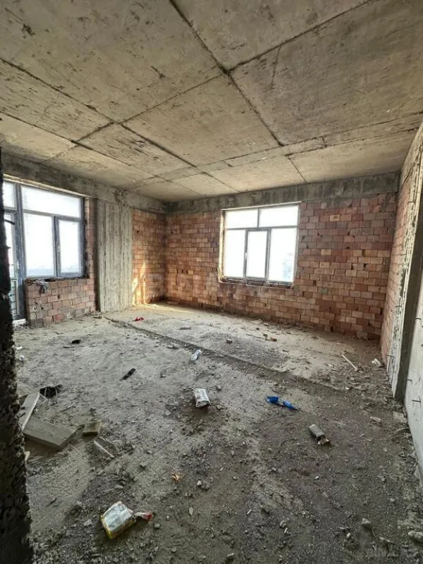 Satılır 3 otaqlı mənzil 133 m²